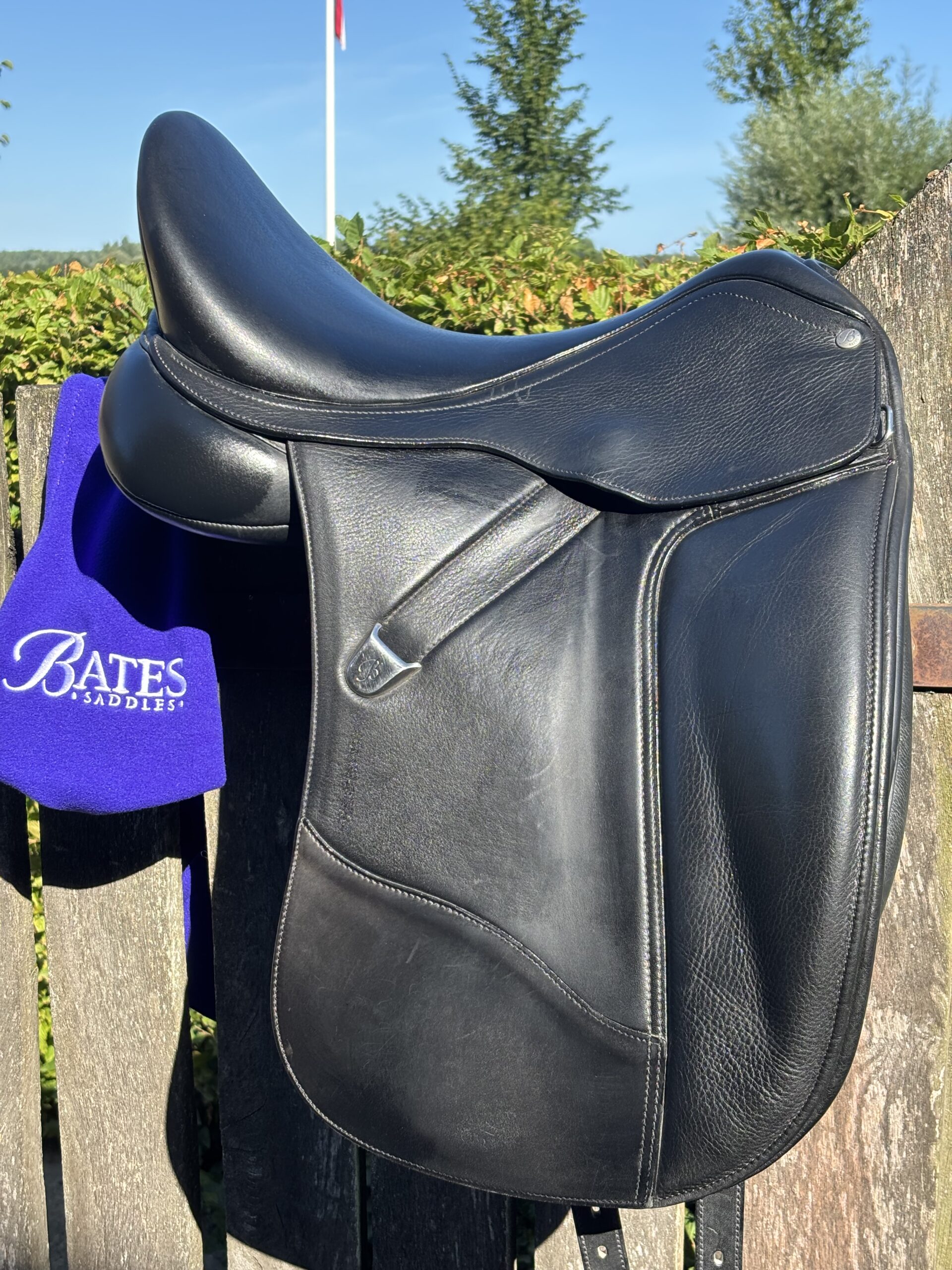 Bates Dressage tweedehands dressuurzadel. Maat 16,5 inch.