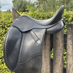 Gebruikt Bates Isabell dresuurrzadel 17 inch.